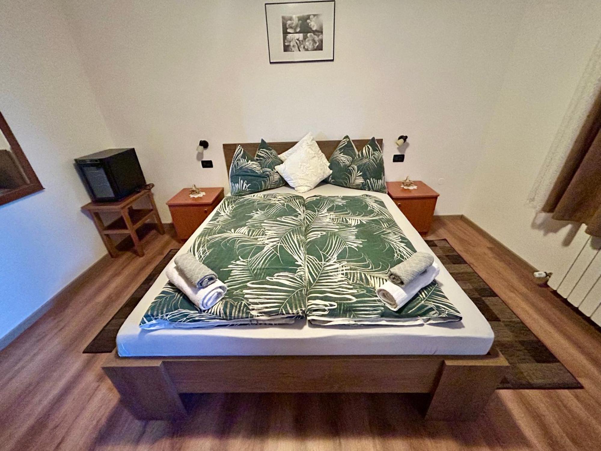 Guest House Casa Mia - Rooms & Apartments Ровинь Экстерьер фото